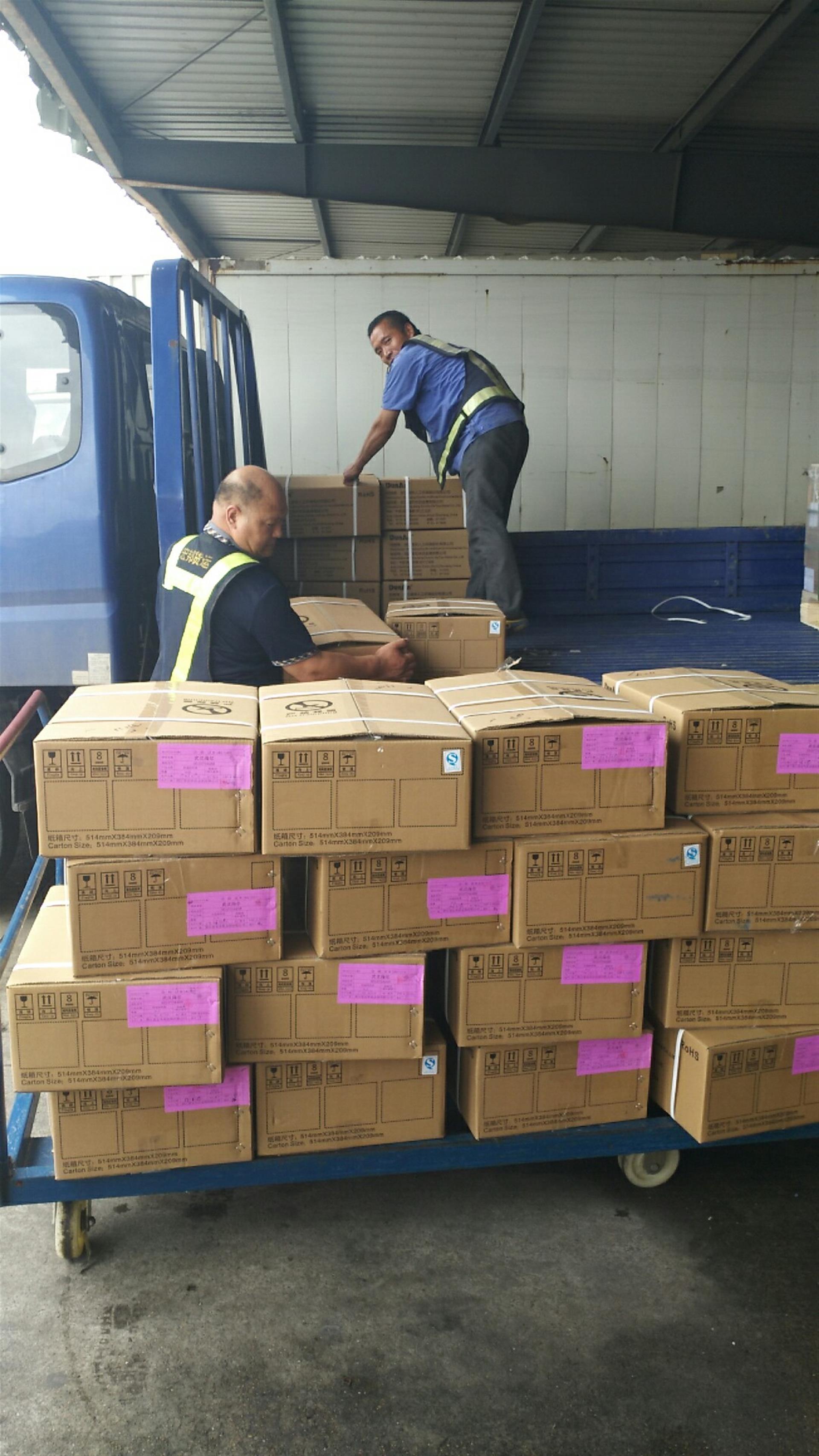 武漢機(jī)場(chǎng)推出一站式全自助行李托運(yùn)服務(wù)區(qū)